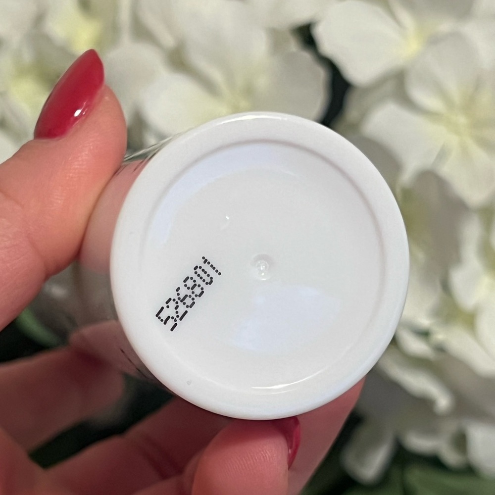 THISWORKS • MODERN NATURAL BEAUTY • PERFECT CLEAVAGE FIRMING LOTION - Picture 3 of 3